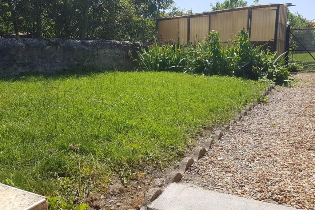 Appartamento Maison de bourg avec extérieur. Grez-en-Bouere Esterno foto